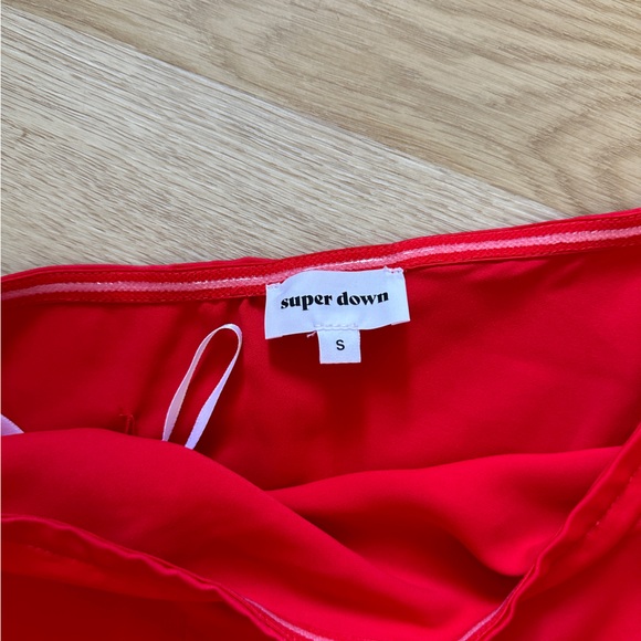 Revolve Superdown red one shoulder silk top - Picture 3 of 4